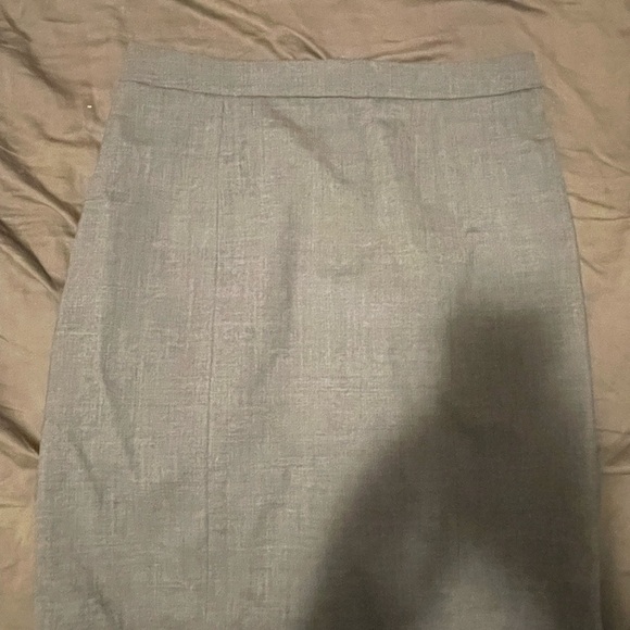 Elegant Grey Women's Skirt - Picture 1 of 3